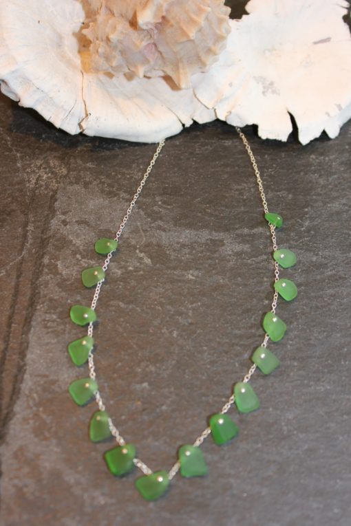 https://www.onemoregift.co.uk/product/scottish-seaglass-emerald-green-silver-necklace/